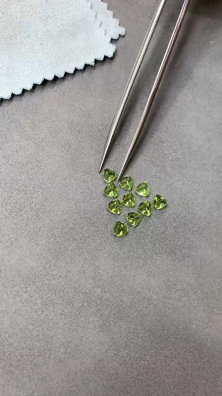 未镶嵌橄榄石笔搁1裸石多样性发一颗