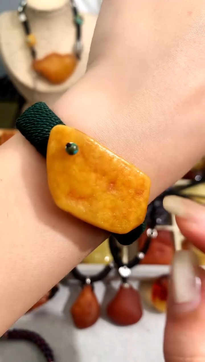 【闪购商品】蜜蜡裸石未镶嵌似玉