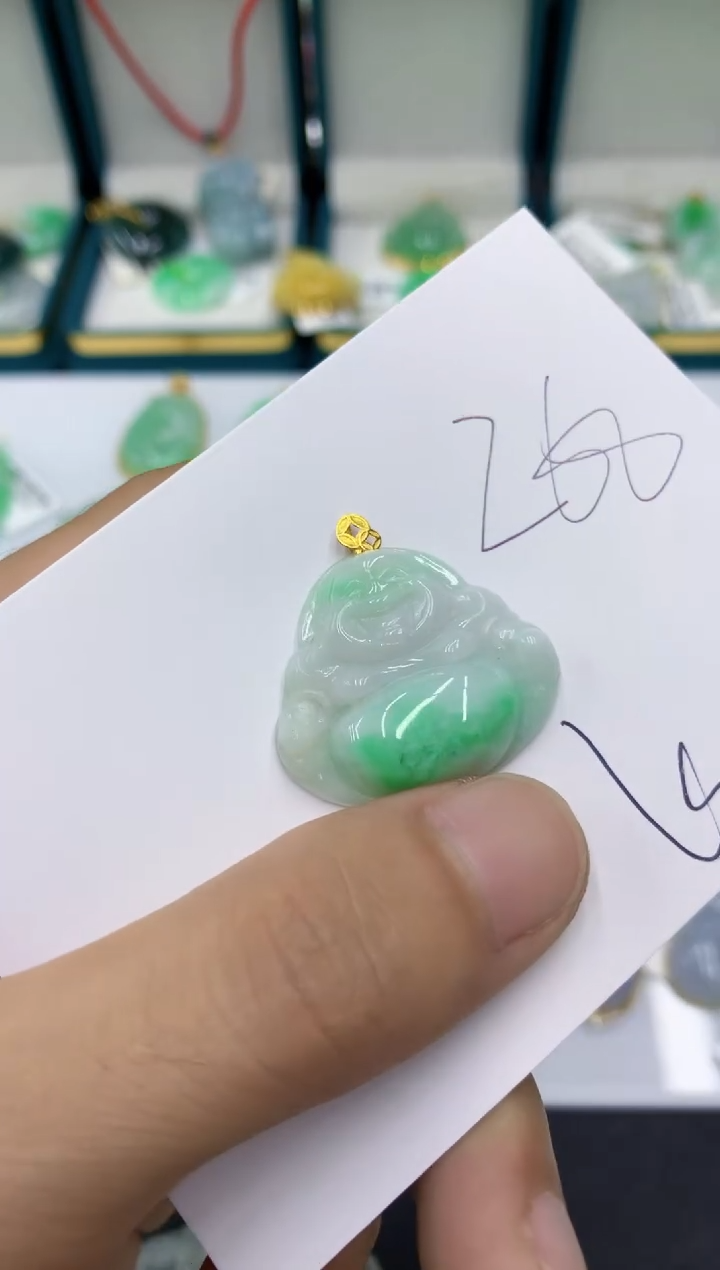 翡翠18K金镶嵌颈饰翡翠