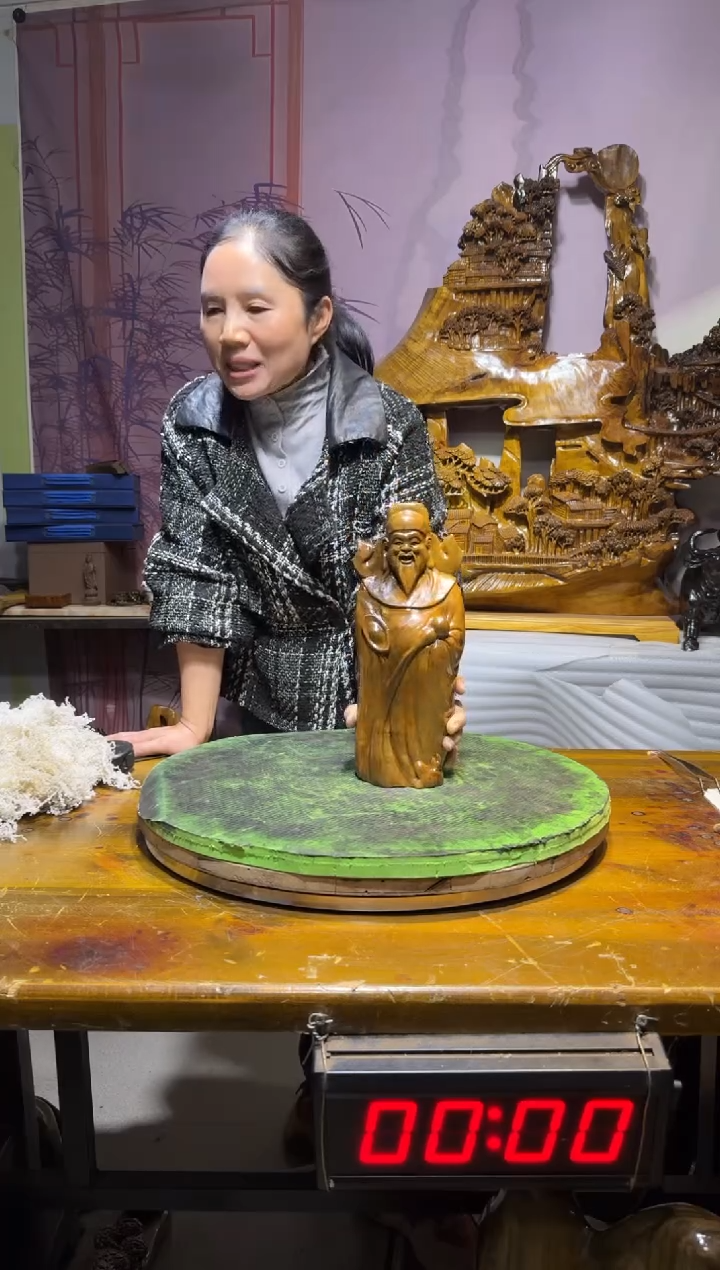 金丝楠贝****y金丝楠木雕刻摆件