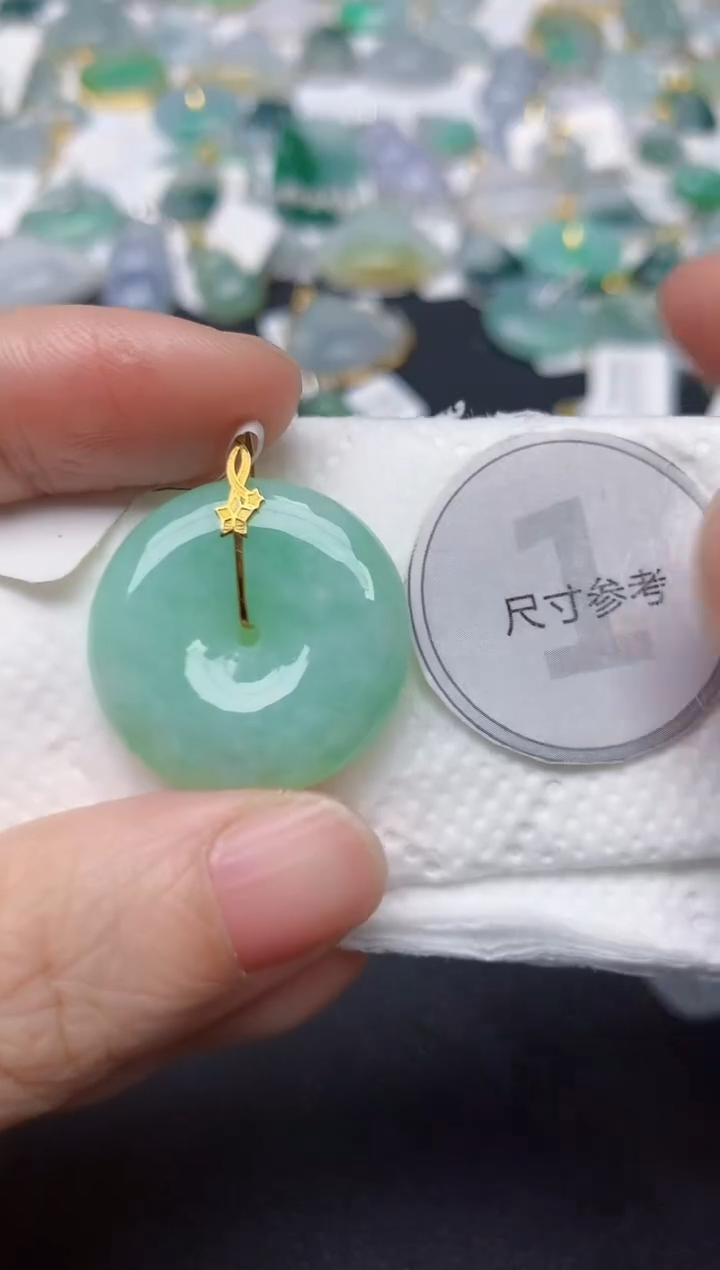 颈饰18K金镶嵌翡翠天然缅甸A货翡翠