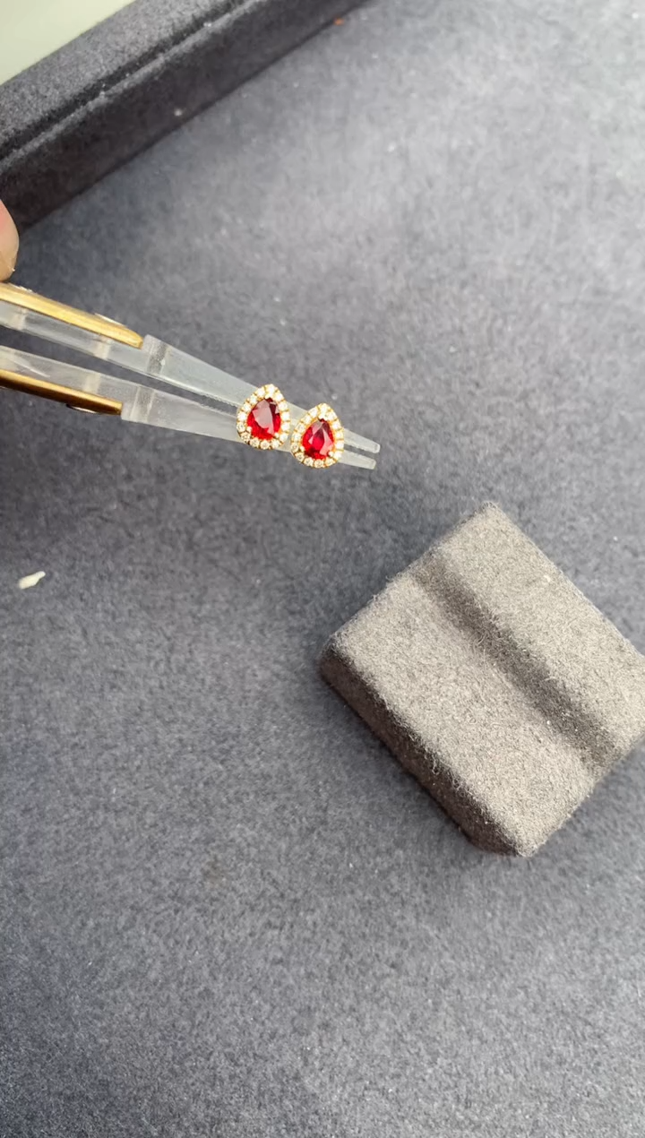 【闪购商品】红宝石耳钉18K金镶嵌31分红宝石耳钉