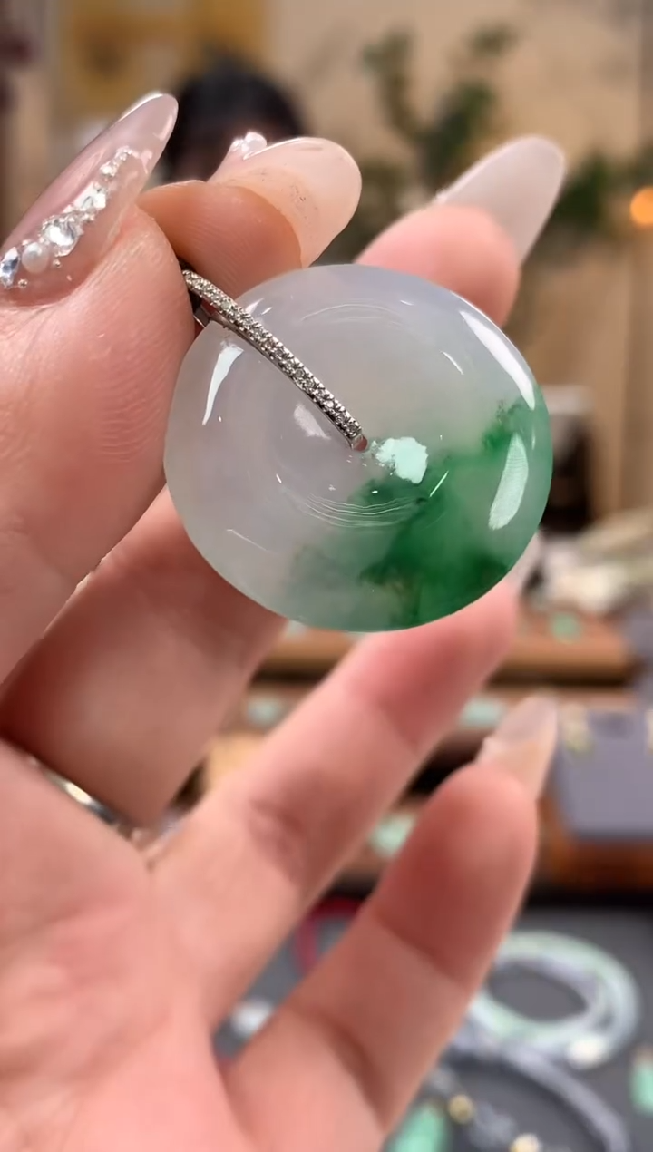 【闪购商品】翡翠吊坠(不含链)18K金镶嵌平安扣