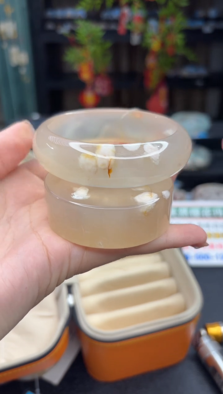 【闪购商品】石英质玉手镯未镶嵌44（61圈赠送镯心）