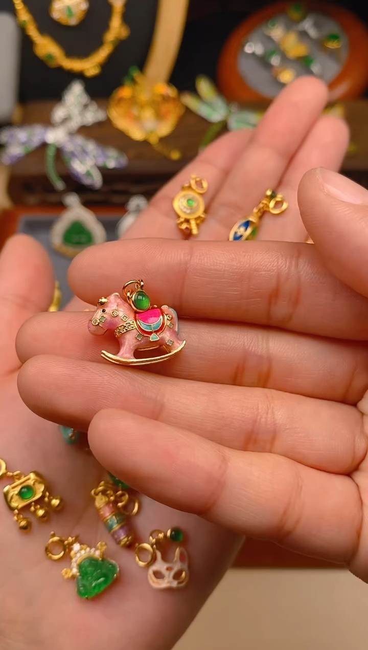 【闪购商品】翡翠吊坠(不含链)银S925镶嵌粉色木马