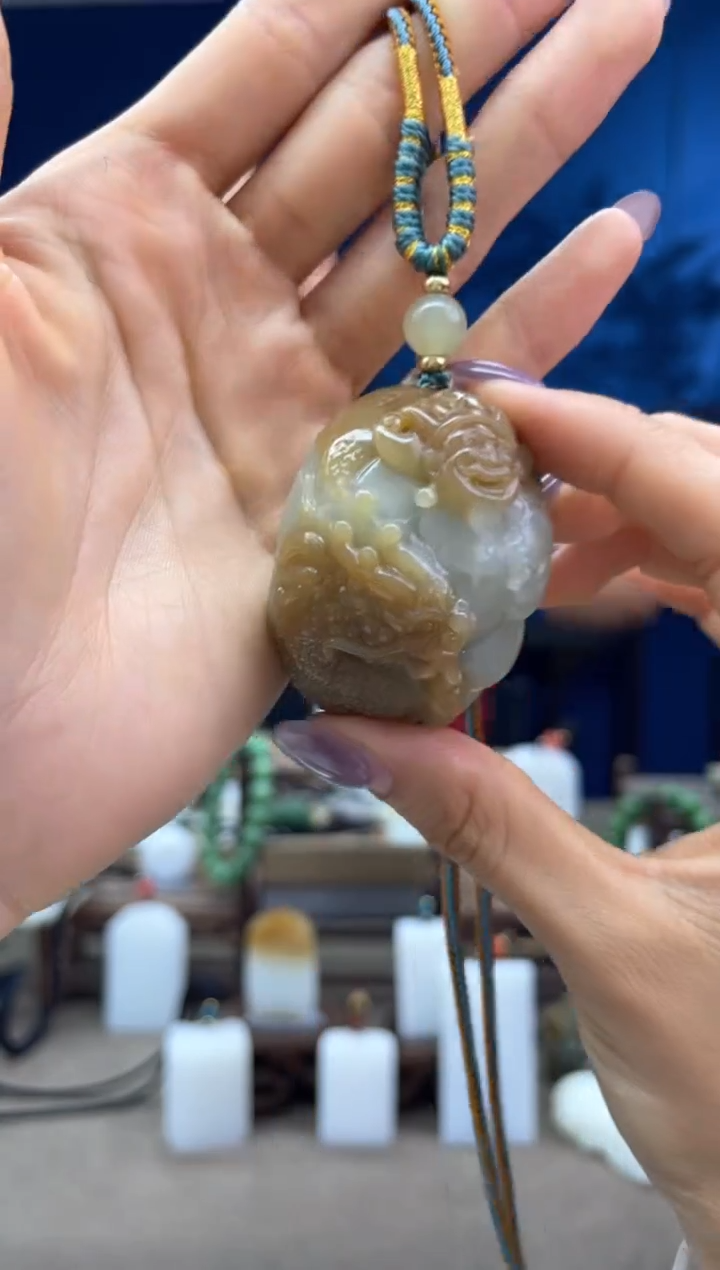 和田玉未镶嵌颈饰1