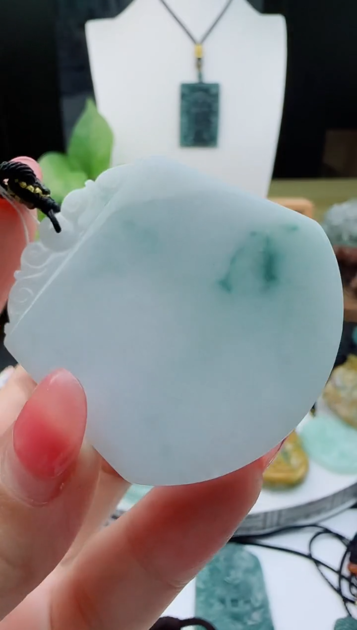 【闪购商品】翡翠颈饰未镶嵌11111111