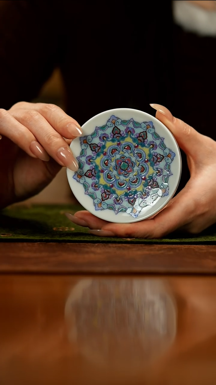 【闪购商品】瓷片冉月             