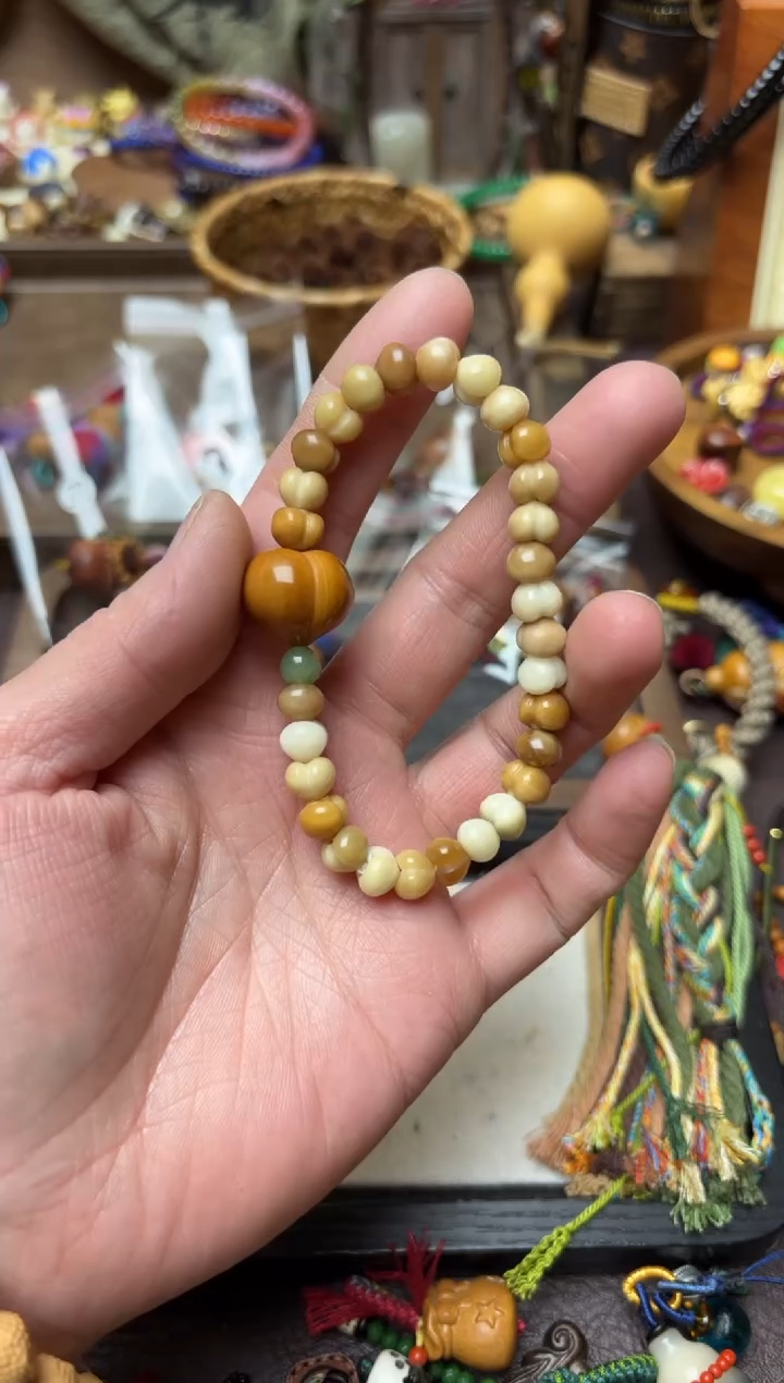 手串白玉菩提龙脊屁桃手链