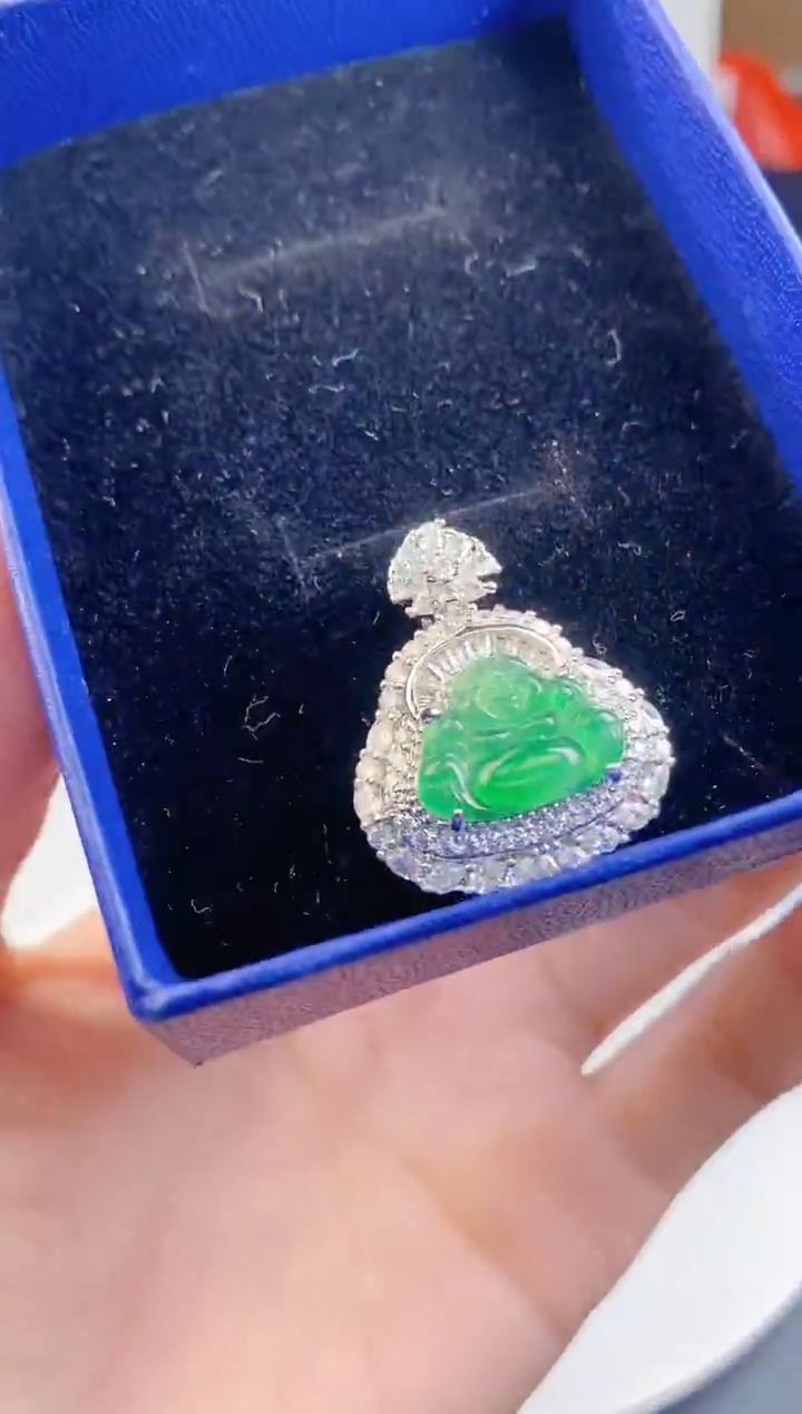 颈饰未镶嵌翡翠·