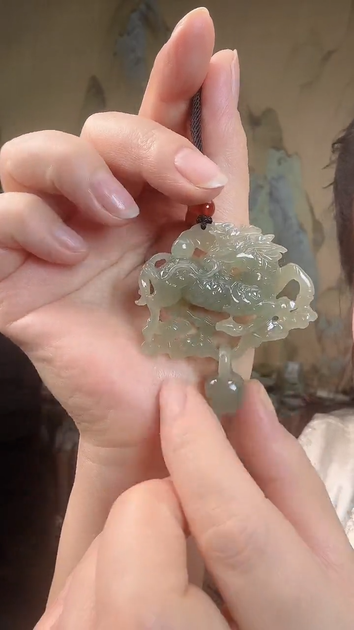 颈饰未镶嵌和田玉.