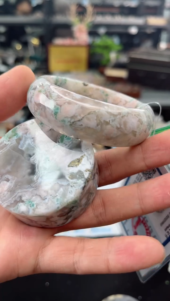 【闪购商品】石英质玉手镯未镶嵌57圈口（赠品镯心）5S8973