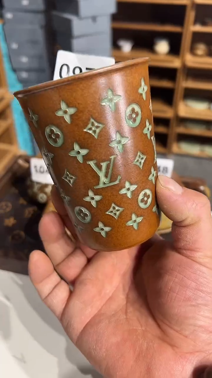 龙泉窑老花双釉可乐杯微瑕0977