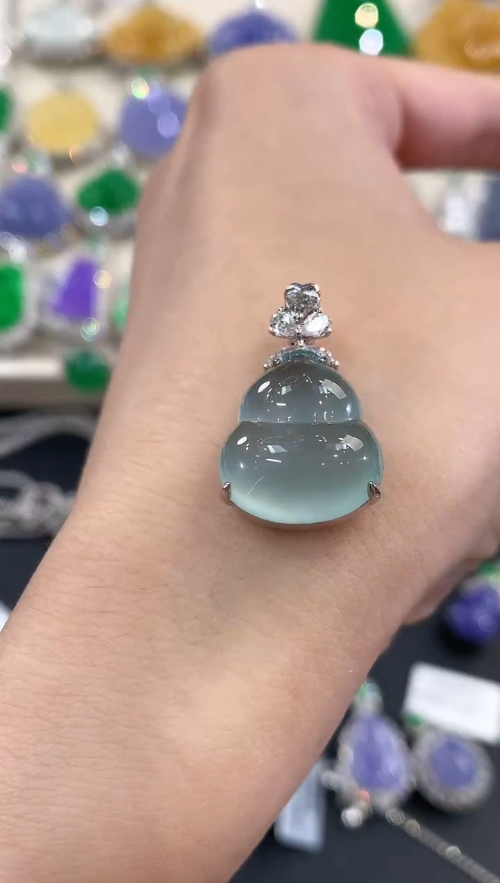 翡翠18K金镶嵌吊坠(不含链)E60                