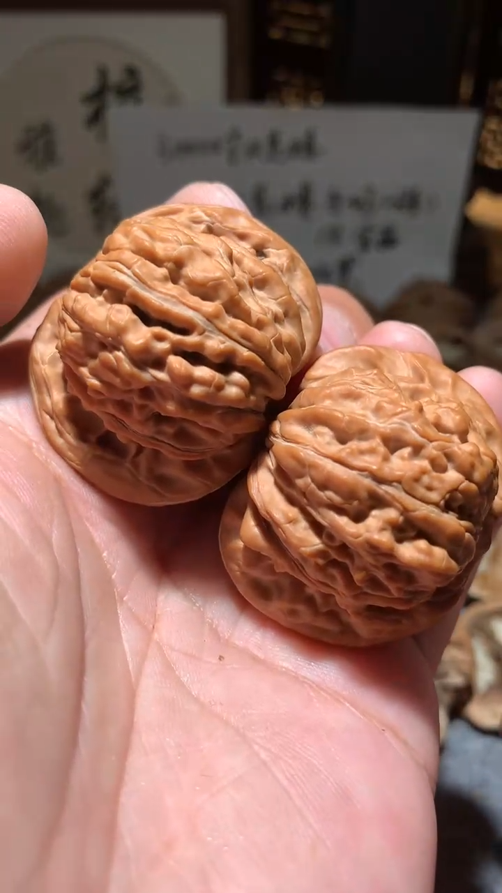 文玩核桃把件【核缘雅趣】41左右汉高楼，同尺寸随机发   矮桩