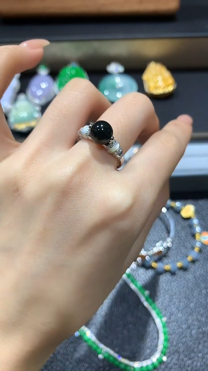 【闪购商品】翡翠戒指18K金镶嵌11团购