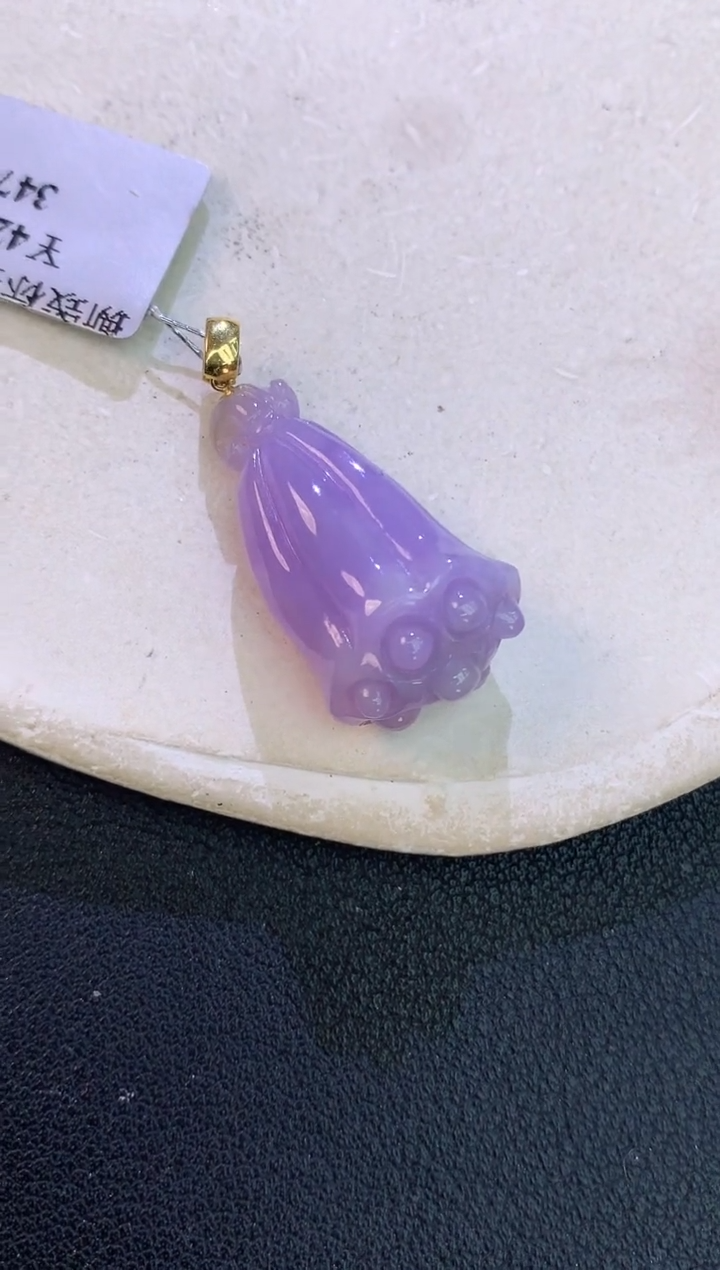 颈饰18K金镶嵌翡翠赠礼盒证书 麦麦
