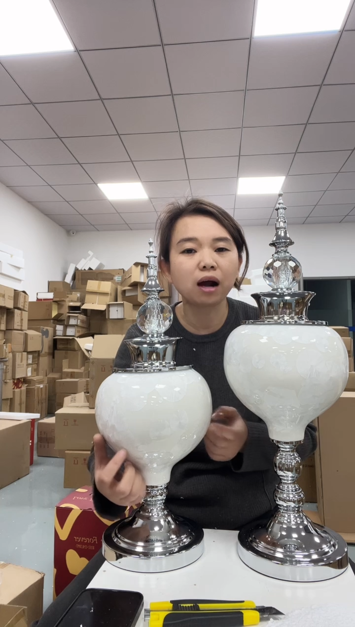 树脂大白银摆件1对