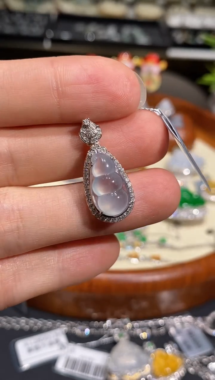 【闪购商品】翡翠颈饰18K金镶嵌吊坠