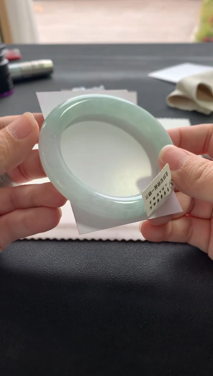 【闪购商品】翡翠手镯未镶嵌55.7圆条买断A3657