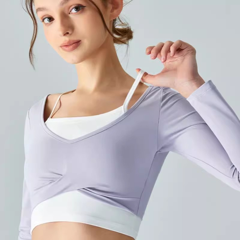 假两件瑜伽服女秋季高级感内搭带胸垫打底衫长袖瑜伽服