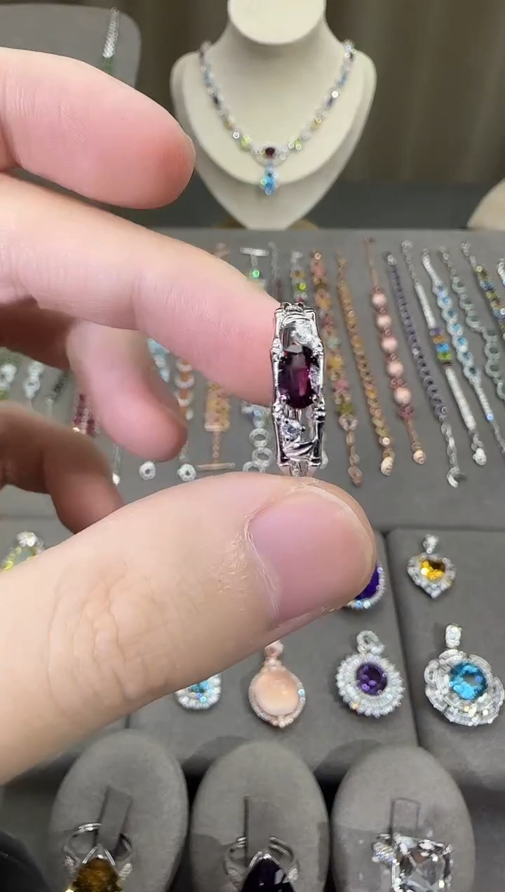 银S925镶嵌戒指石榴石6*8mm戒指简约款