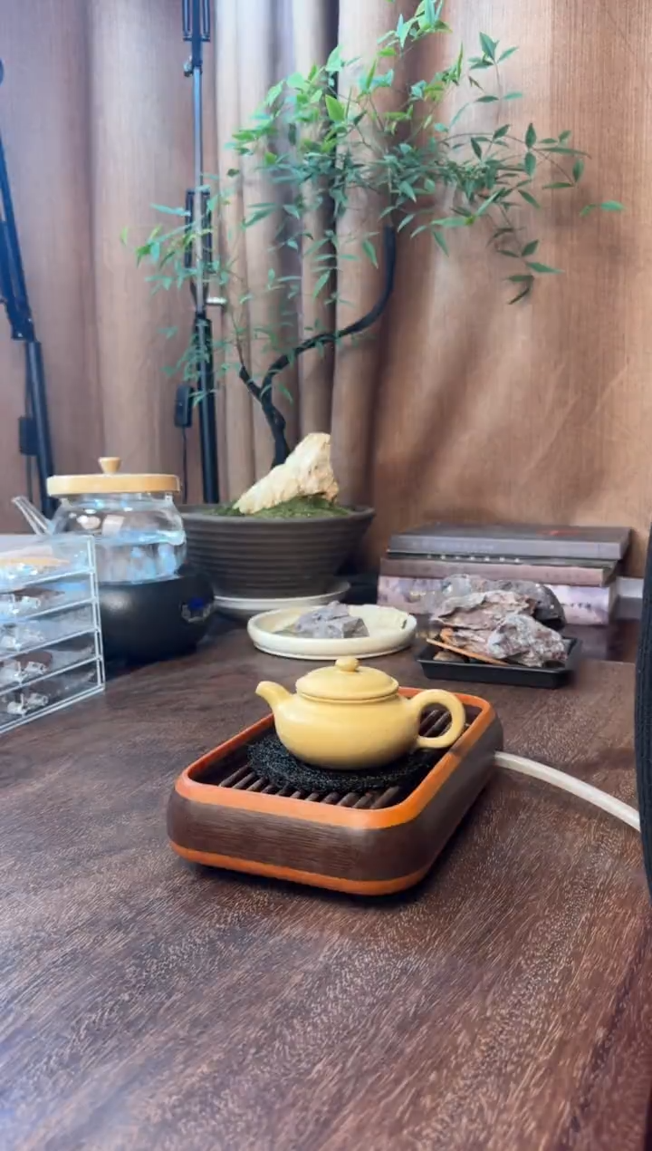茶壶紫砂景舟仿古-半手精工-本山绿泥-容量：150CC