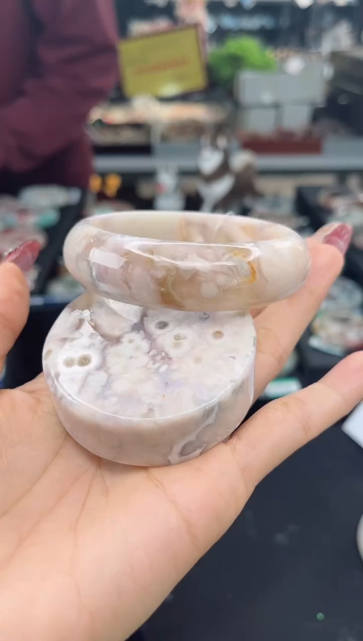 【闪购商品】石英质玉手镯未镶嵌59圈口（赠品镯心）1600176