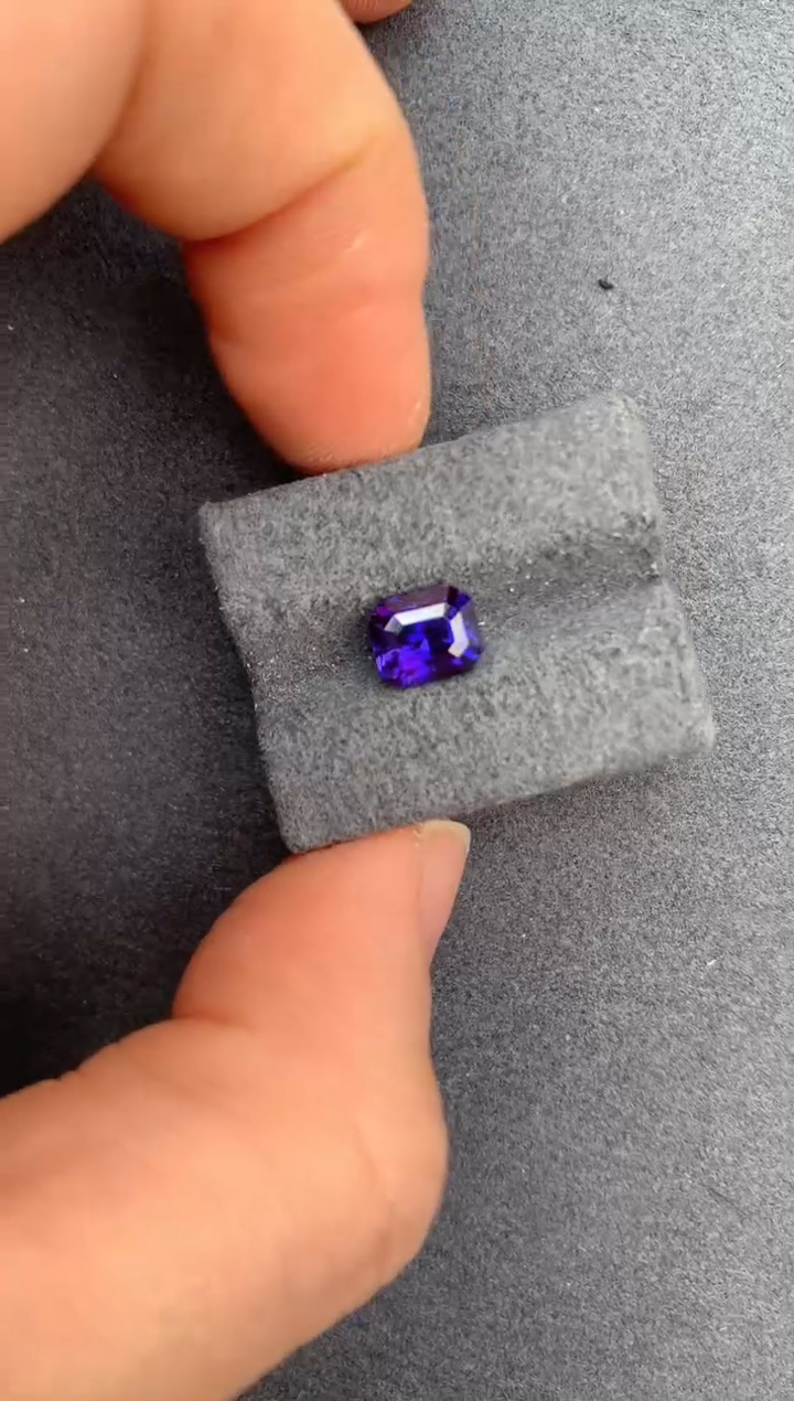 【闪购商品】彩色蓝宝石裸石未镶嵌2.1ct无烧紫蓝宝