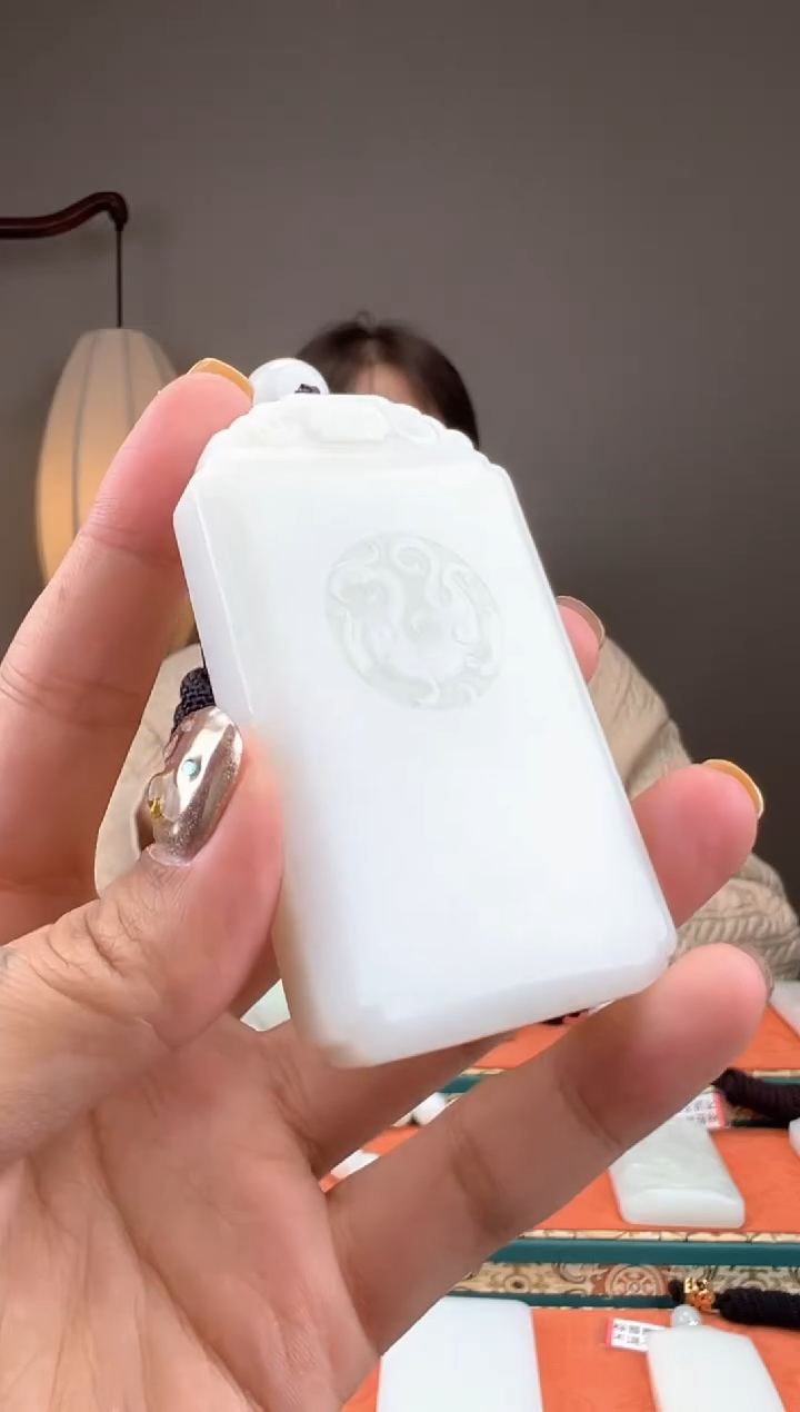 【闪购商品】和田玉颈饰未镶嵌1