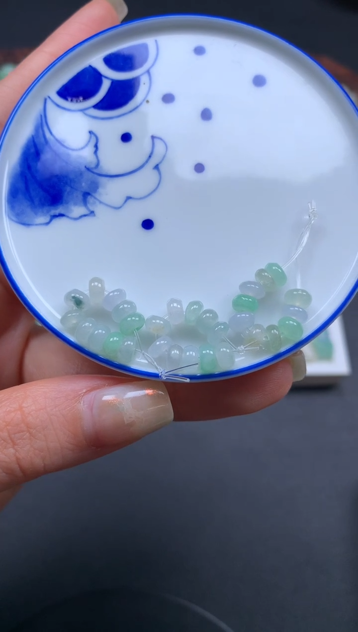 翡翠散珠S****y天然翡翠D1884