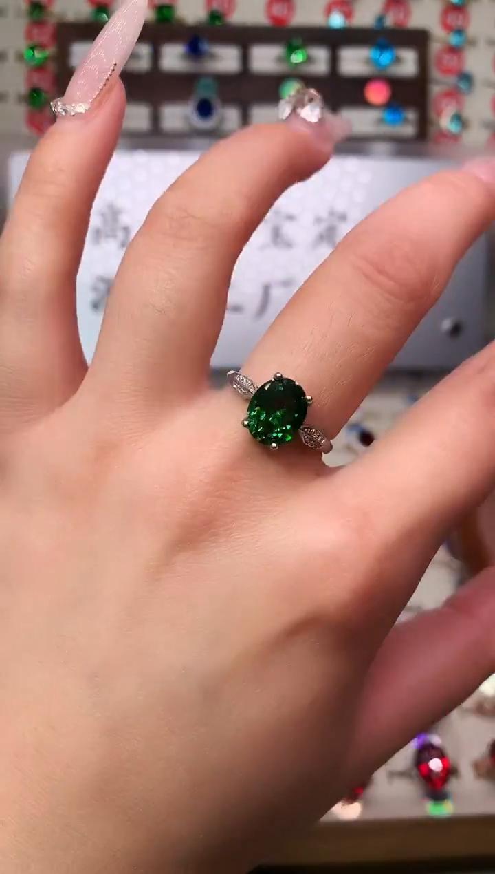 银S925镶嵌透辉石戒指8*10 银托