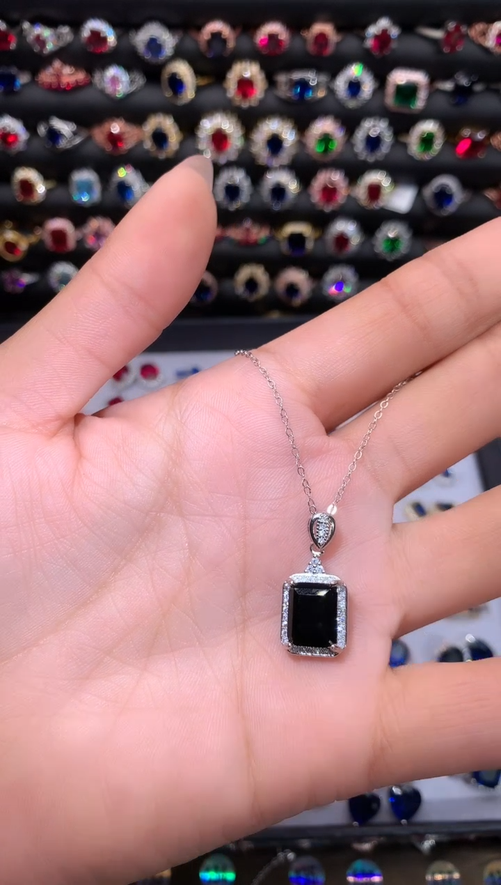 【闪购商品】蓝宝石颈饰银S925镶嵌山蓝810