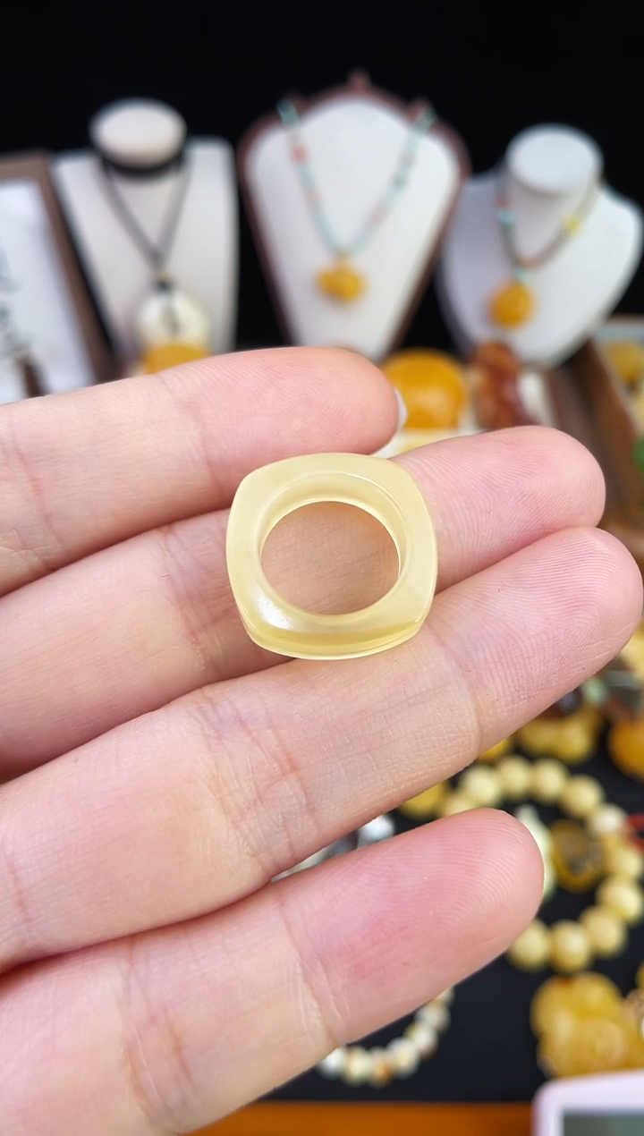 琥珀未镶嵌珠宝奇石柒月