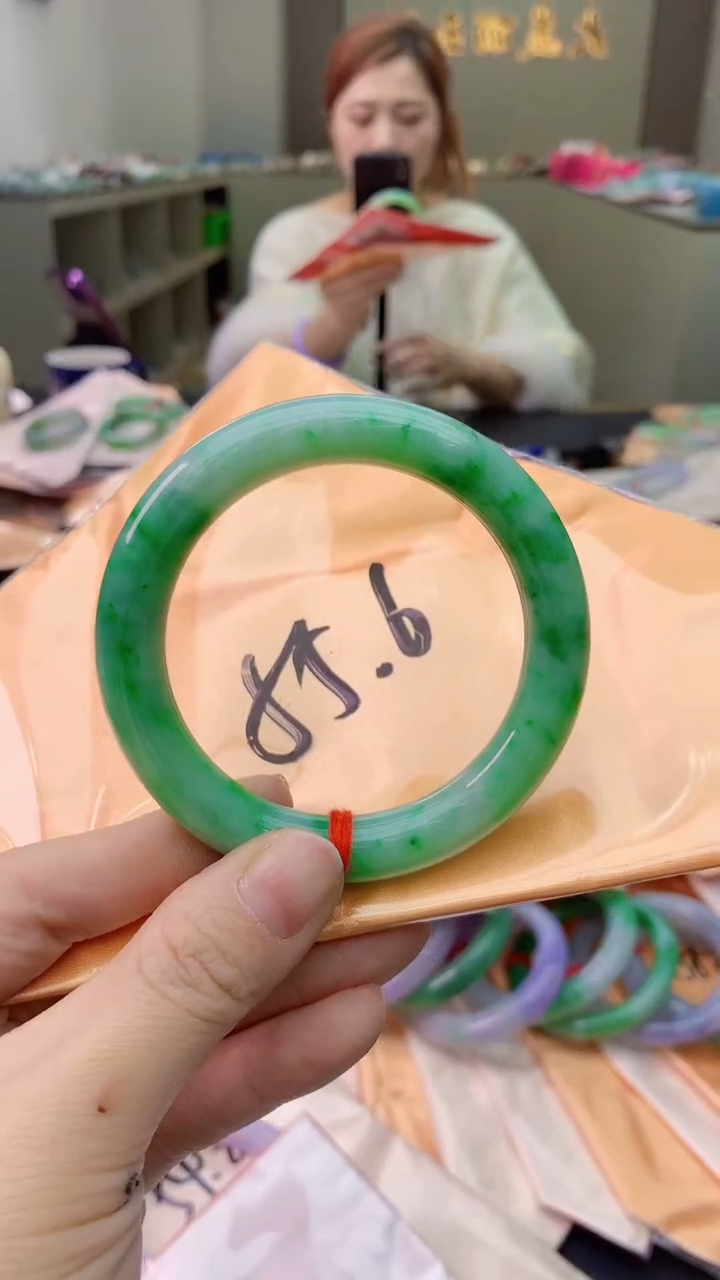 【闪购商品】翡翠手镯未镶嵌0532083130