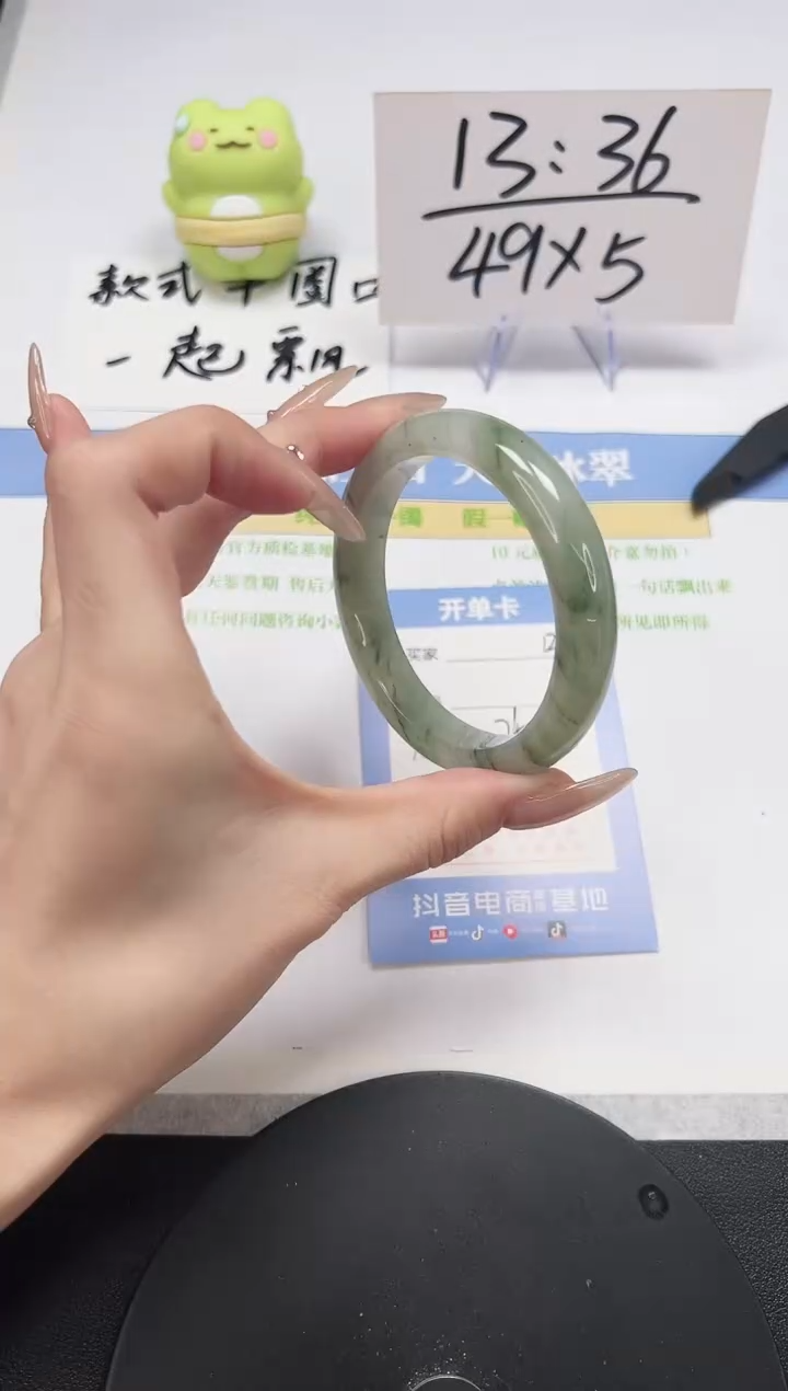 【闪购商品】石英质玉手镯未镶嵌A12-56-57