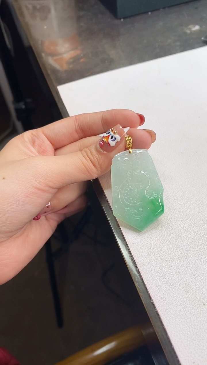 【闪购商品】翡翠颈饰18K金镶嵌仿古凤牌