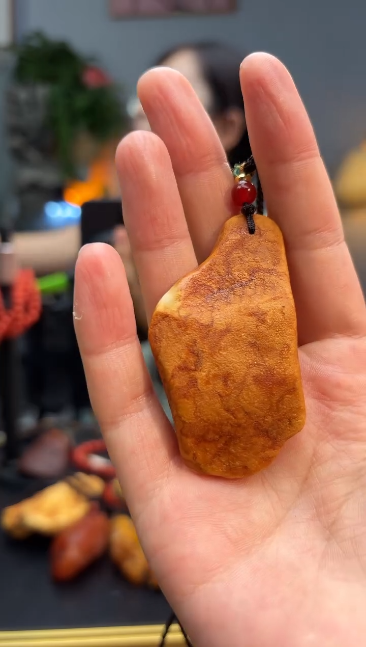 琥珀颈饰未镶嵌吊坠