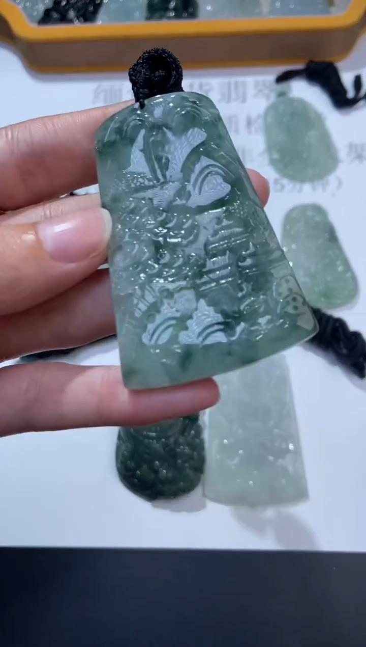 未镶嵌挂件翡翠374072   多人