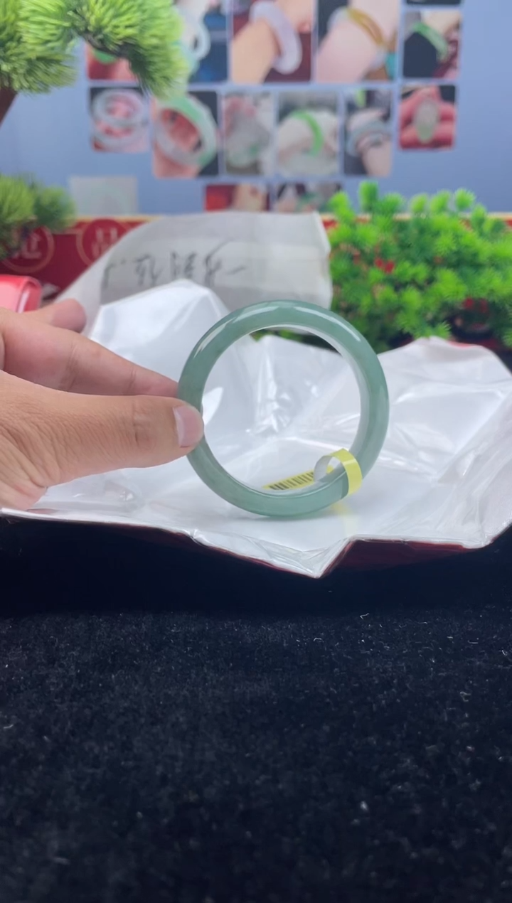 翡翠未镶嵌手镯手镯9