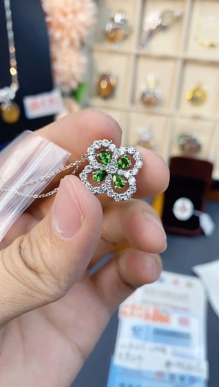 【闪购商品】透辉石项链银S925镶嵌带证书