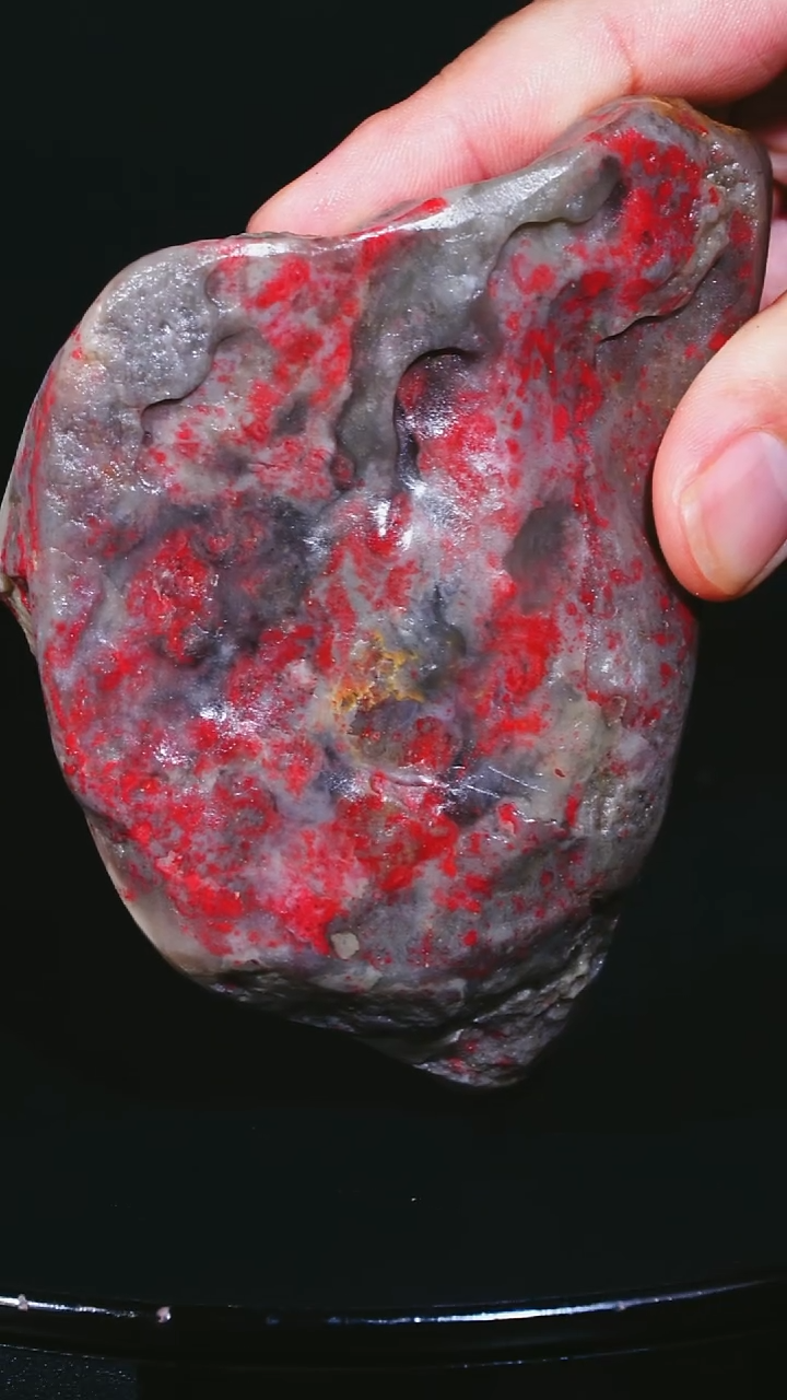 昌化石绿**山昌化鸡血石