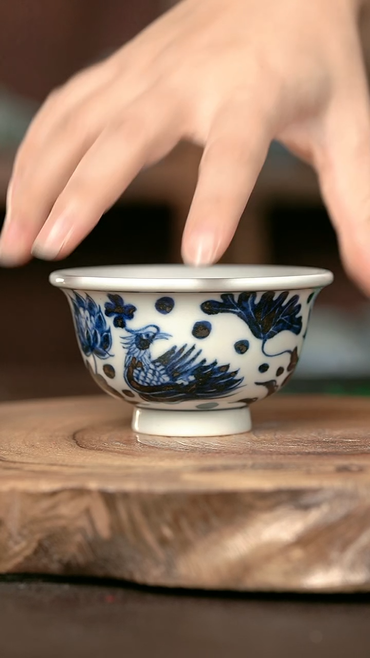 手绘手绘高温现代瓷 气  莲池鸳鸯大压100cc