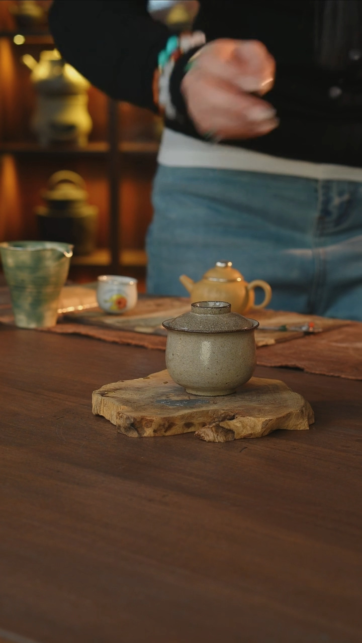 陶泥大盖碗.......