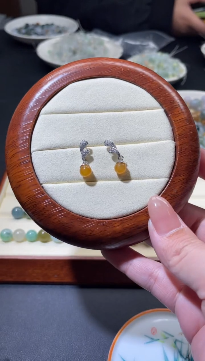 颈饰未镶嵌翡翠陈*翡翠净货