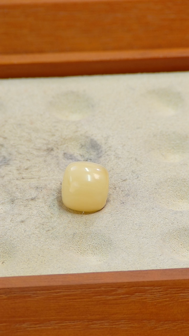 【闪购商品】蜜蜡裸石未镶嵌俄料11.5*10.8MM