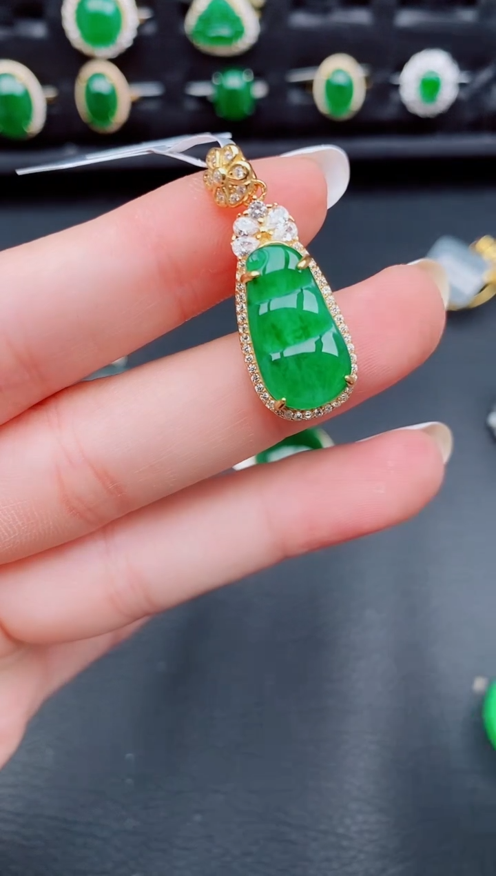 【闪购商品】翡翠颈饰银S925镶嵌天然a货翡翠683