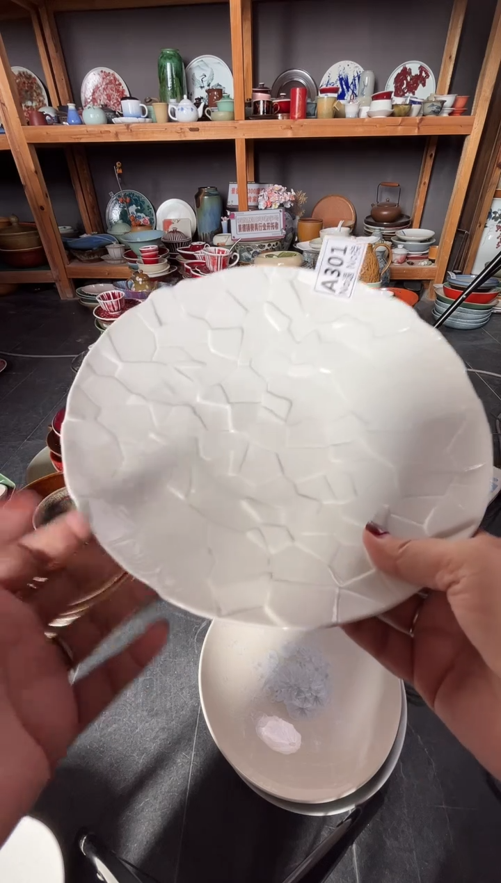 瓷片半**泡a301白色雕刻盘福利