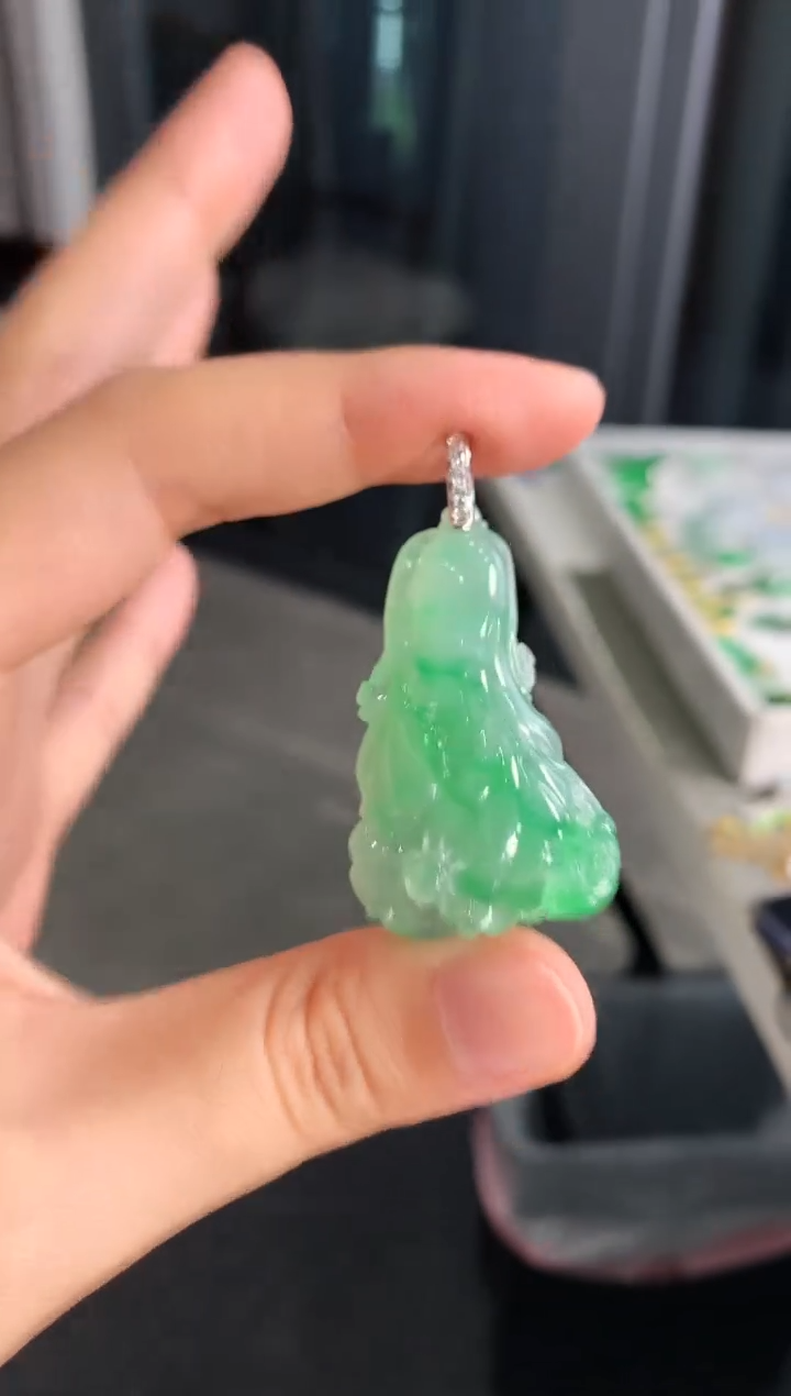 【闪购商品】翡翠颈饰18K金镶嵌吊坠