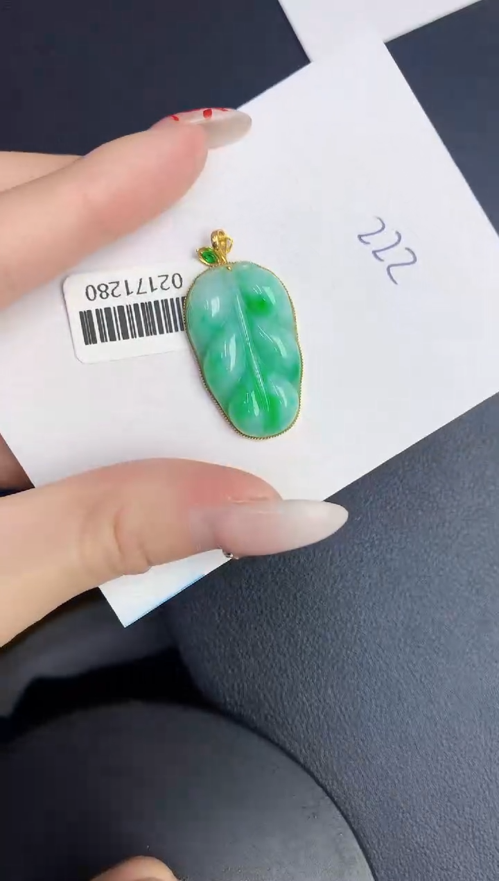 【闪购商品】翡翠颈饰18K金镶嵌0000000000